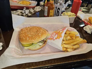 Tommys Burgers California Style