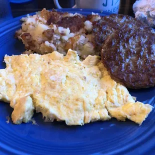 a plate of breakfast foods