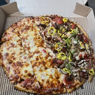 14" Cheese Lovers / Supreme Pizza