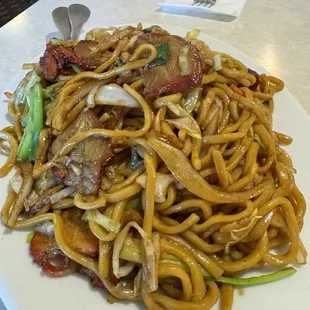 Pâtes sautés au porc laqué ( ou bbq pork)