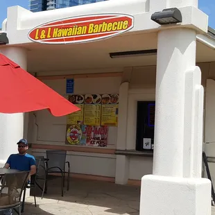 L &amp; L Hawaiian Barbecue Ala Moana Beach.