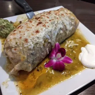 Carnitas wet burrito, salsa verde. Very tasty, not greasy. But needed more sauce on the burrito to make it &quot;wet&quot;:(