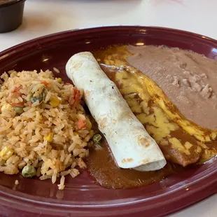 Taco al carbon, cheese enchilada, and rice and beans