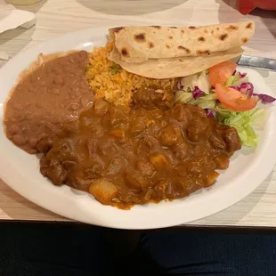 a plate of mexican food
