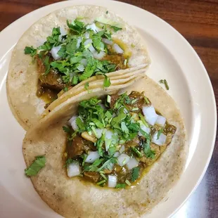 Chicharon verde tacos