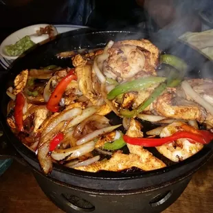 Chicken an shrimp fajitas