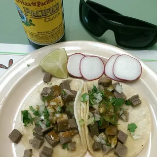 Excellent tacos de lengua.