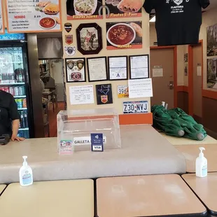 ramen and noodles, interior