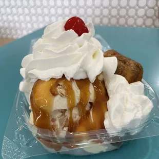 Upside down sundae