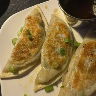 five juche mandu (V)