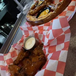 Buffalo wings and pretzel