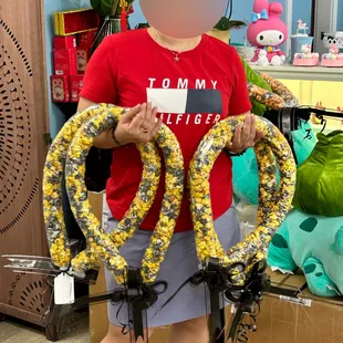 4 McKinley School Color Popcorn Lei! Mix black and gold/yellow. We can do any school color :-)