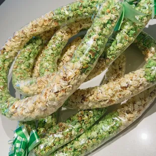 Customizable popcorn leis!