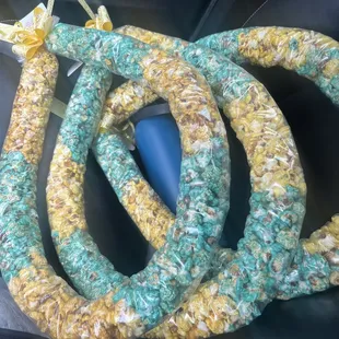 Popcorn leis