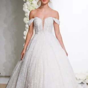 Queen dress for rent