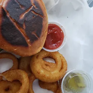 Bun toast extra well....no complaints...I like it toasted well...