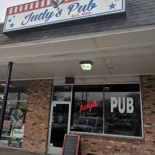 Behind the Subway and 7-11