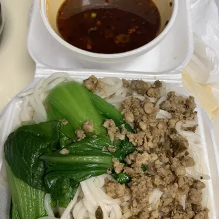 R4. "Dan-Dan" Noodles
