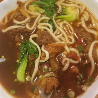 R5. Beef Noodles (Soup)