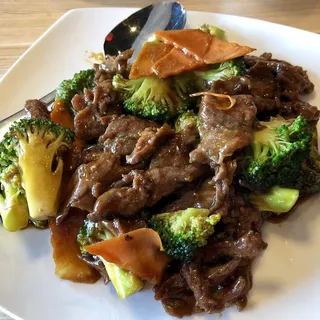 B2. Steak with Broccoli