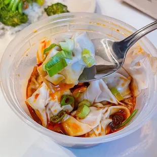 Wonton in hot chili oil