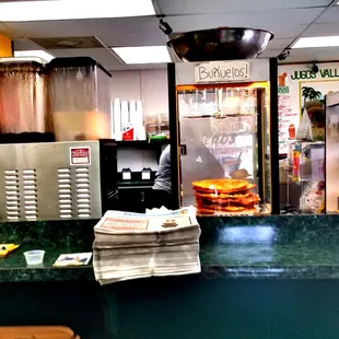 Clean and organized! They also have bunuelos!