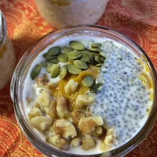 Pitaya Overnight Oats