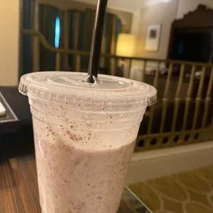 Cookies and cream smoothie that tasted like water