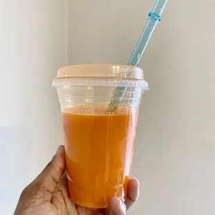 20-12-2023 -- A 16-oz fresh juice (Carrot, Orange, and Ginger) -- $6.50 plus 50 cents if you pay with a debit/credit card so total of $7.00