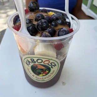 Lotta Beta açaí bowl