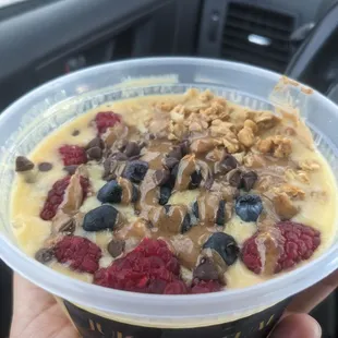 The prana smoothie bowl with granola added