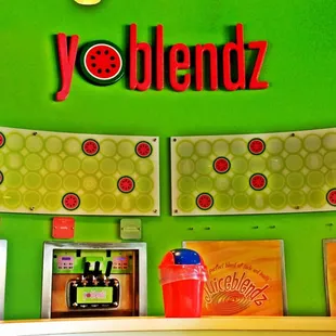 Frozen yogurt bar