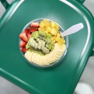 Beach Bowl (with kiwi + extra honey, no coconut)