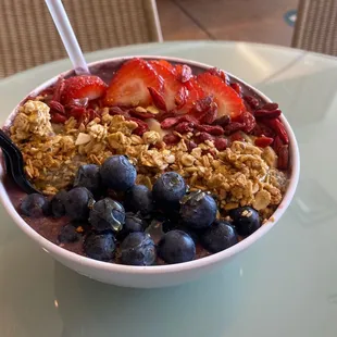 Acai bowl with peanut butter