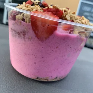 pitaya (dragon fruit bowl)