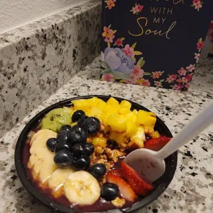 Hawaiian 5.0 Acai bowl