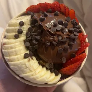 Açaí Bowl with Nutella &amp; dark chocolate chip