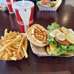 #Combo #3 Super Juicy Cheeseburger 1/2lb