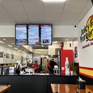 the inside of a fast food restaurant