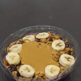 Macro pb+j smoothie bowl