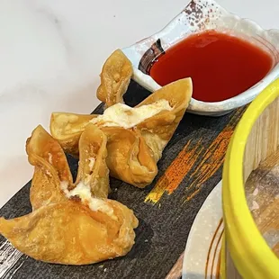 Crab rangoons