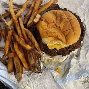 Bacon cheeseburger &amp; fries. Pretty good!