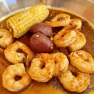 Clean Mayport Shrimp with Potatoes and corn with Original Sauce + Garlic Butter