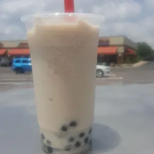 Strawberry kiwi. Nice and tart! I prefer milky boba flavors over fruit flavors, but this was great!