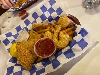 Pier 7 Juicy Seafood & Bar