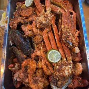 Yummy Well Seasoned Seafood Cleaned and Devined Shrimp. Easy crack and peel Crab Legs 10/10