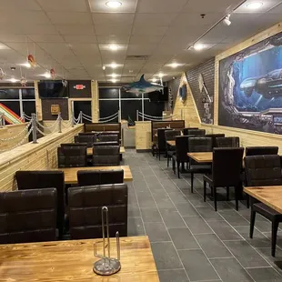 sushi and sashimi, interior