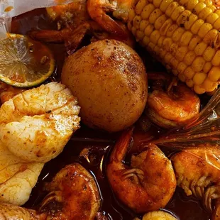 Shrimp, scallop seafood broil