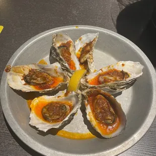 Steamed oysters
