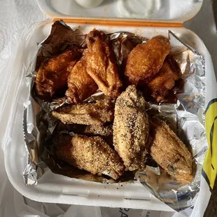 Medium spice wings and garlic pepper dry rub wings, all flats!
